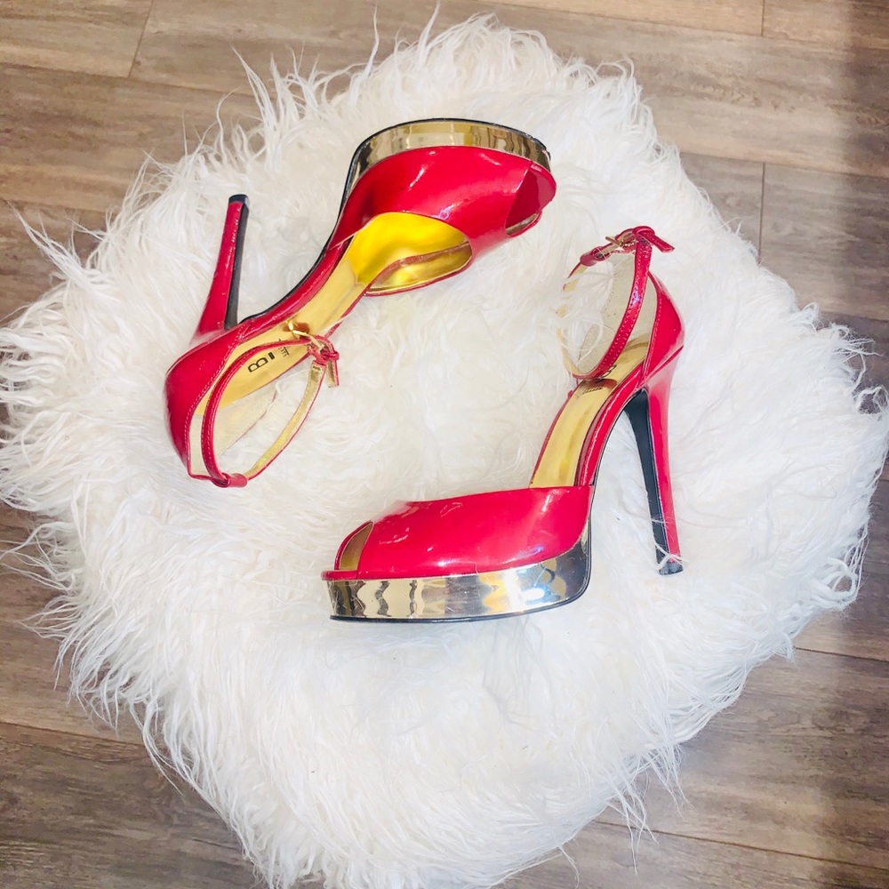 Peep Toe Pump